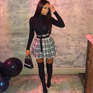 lack Plaid Buckle Detail Pleated Skirt
